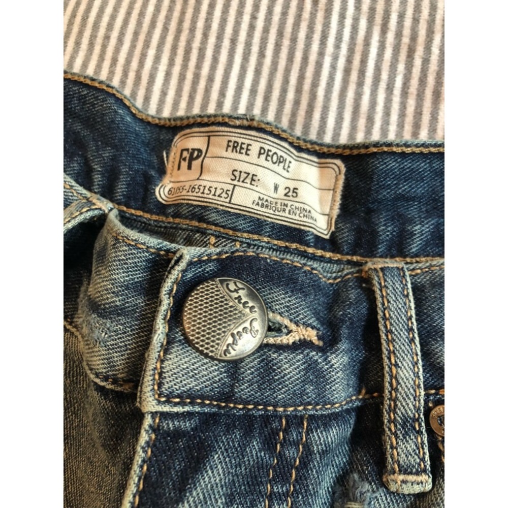 NWT Free People Lacey Denim Cutoff Shorts 25 - Picture 4 of 5